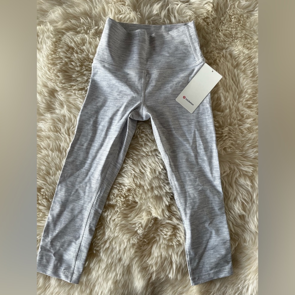 Lululemon Wunder Under HR Crop legging Size 6